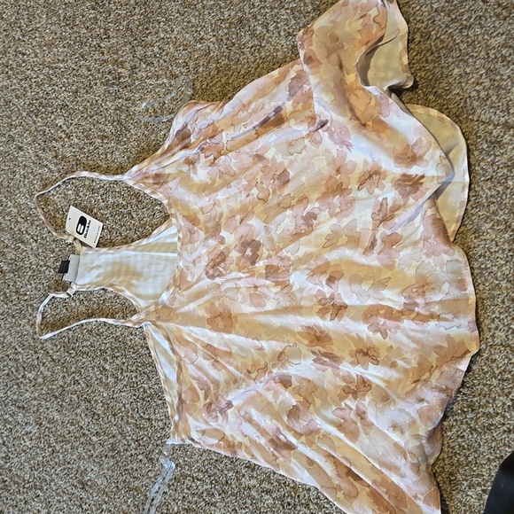 Tank Top - Picture 2 of 6